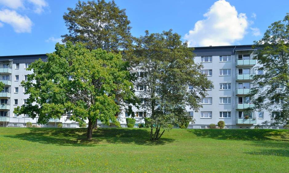 In Walperloh gibt es nicht nur Plattenbauten, sondern auch viele Grünflächen. Foto: NHW