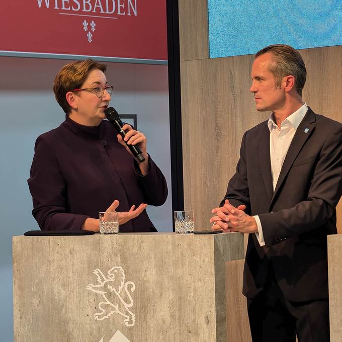 Im Gespräch: Bundesbauministerin Klara Geywitz und Offenbachs Oberbürgermeister Dr. Felix Schwenke.