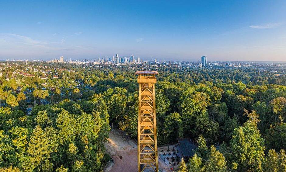 Goetheturm und Skyline Frankfurt