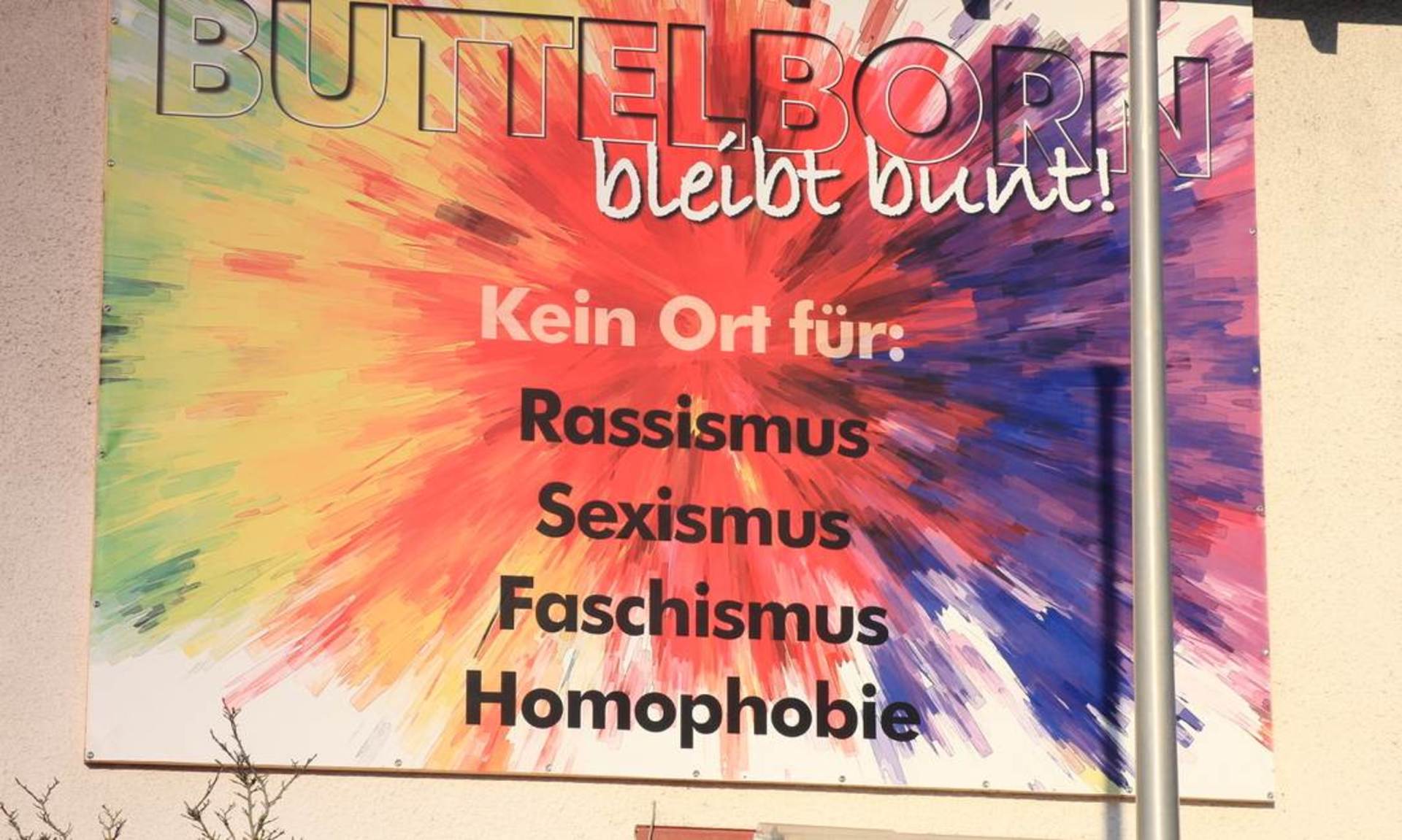 Buntes Plakat mit Text