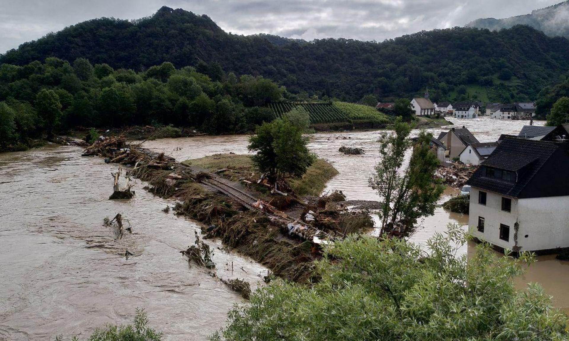 Hochwasser in Altenahr Altenburg