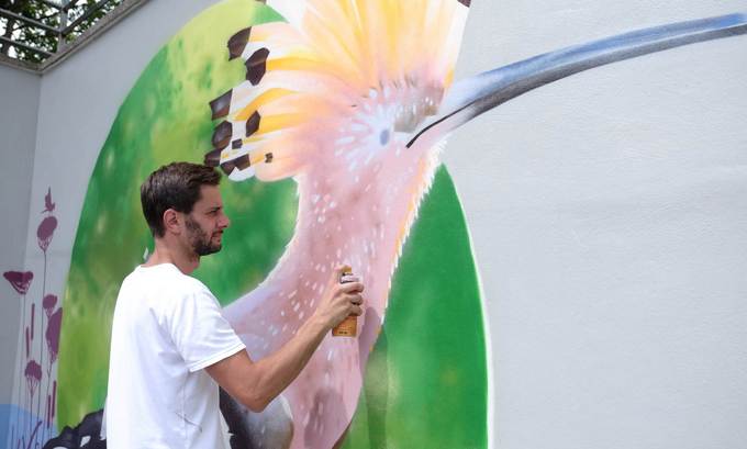 Für das Vogel-Kunstwerk brauchte er über 160 Spray-Dosen. (Foto: Jutta Lippold VbW Klarenthal e.V.)