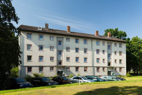 Gute geschnittene Wohnung mit Balkon