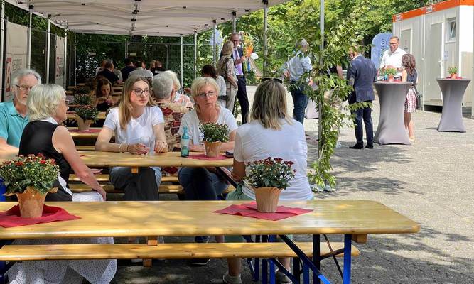 Ein Fest als Dankeschön für die Mieterinnen und Mieter in Wiesbaden-Bierstadt. Foto: NHW