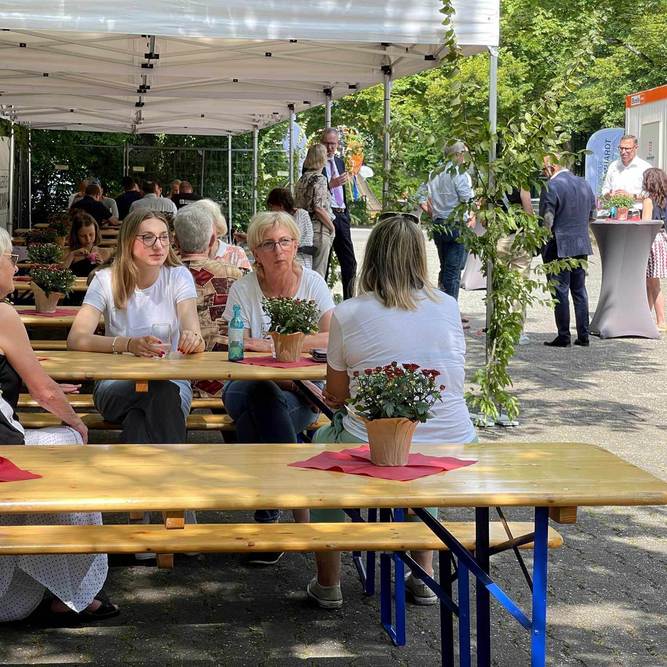 Ein Fest als Dankeschön für die Mieterinnen und Mieter in Wiesbaden-Bierstadt. Foto: NHW